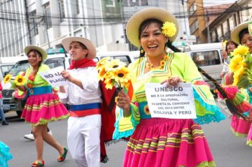 Comienzan protestas contra la apropiación peruana de cultura boliviana