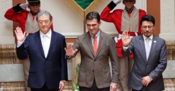 Rodrigo Paz recibe credenciales de embajadores de Perú y Japón