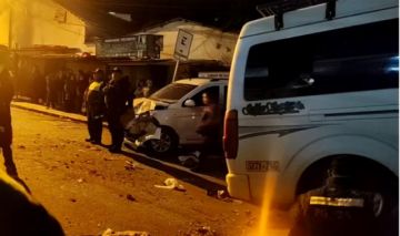 Dos fallecidos por choque de un vehículo contra otros dos motorizados en La Paz