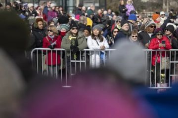 Monjes budistas llegan a Washington tras más de cien días caminando por la paz