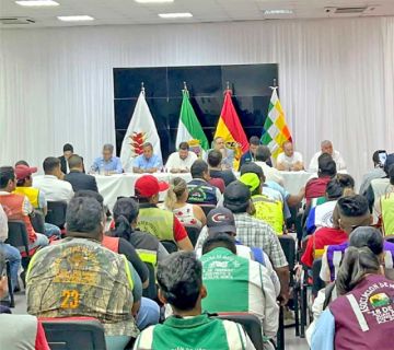 Cívicos comprometen  a YPFB resarcir daños 