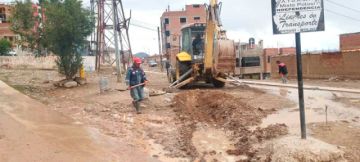 Material de arrastre ocasiona la anegación de varias calles