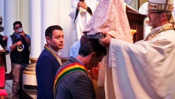 Obispo de Oruro bendice a Paz y Lara juntos para que estén unidos como “hermanos”