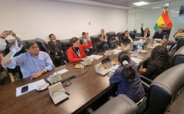 Comisión aprueba proyecto de ley para computar el 100% del crédito fiscal del IVA en combustibles