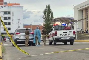 Encuentran a una mujer sin vida dentro de un vehículo frente a la Terminal de Tarija