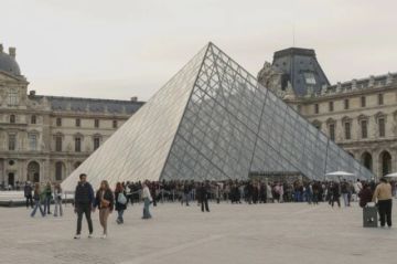Una redada policial en el Louvre destapa un fraude de entradas y guías turísticas «a gran escala»