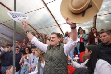 Presidente Paz arribó al Carnaval de Oruro: “Nuestra cultura es invencible y tenemos que defenderla”