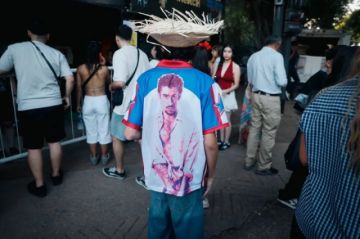 Euforia, colores y alegría en la previa del primer show de la gira de Bad Bunny en Argentina