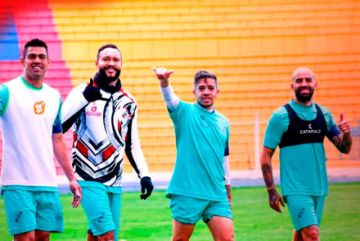 El elenco de Nacional Potosí durante una de sus prácticas.