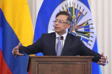 Petro convoca movilizaciones tras suspensión del decreto que aumentó el salario mínimo