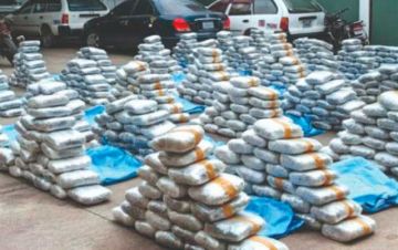 El olor delató a ciudadano: Indagan cómo una tonelada de marihuana estaba en una casa en Cochabamba