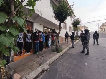 Sucre: Policía contiene a pandillas disfrazadas de comparsas que causaron zozobra