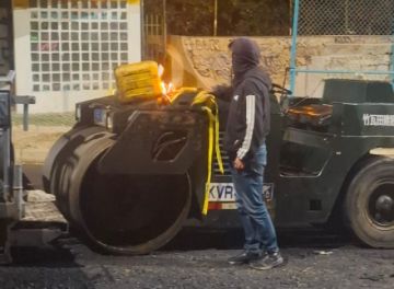 La Paz: Denuncian intento de incendio contra maquinaria municipal en la Avenida del Poeta