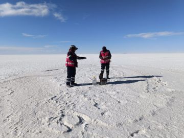 Gobierno informa que Bolivia avanza en alianzas para fortalecer la industria del litio