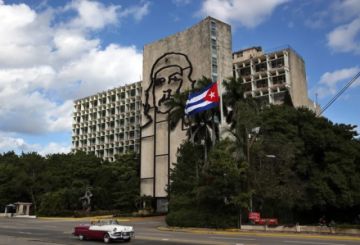 EE.UU. advierte a Cuba que debe realizar «dramáticos cambios muy pronto»