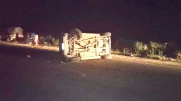 Triple colisión con vuelco deja solo daños materiales en la vía Potosí–Sucre