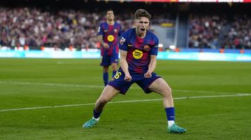 El Barça tritura a un inerte Levante y recupera el liderato de LaLiga