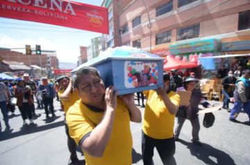 La Paz despedirá hoy al Pepino entre lágrimas, risas y cierre de vías