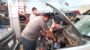 Gasolina: Gobierno promete a choferes resarcir en 48 horas