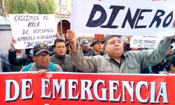 Trabajadores inactivos exigen devolución de aportes; ven “miserable” la renta de jubilación