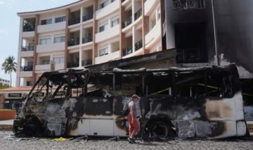«Una hora de disparos»: el encierro de turistas a metros de la guarida de ‘El Mencho’