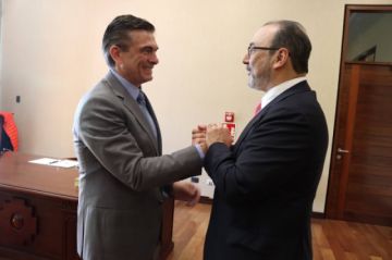 CAF y entidades públicas y privadas de Bolivia suscriben acuerdos por $us 64 millones