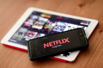 Las acciones de Netflix suben un 9 % tras retirarse de la puja por Warner Bros.