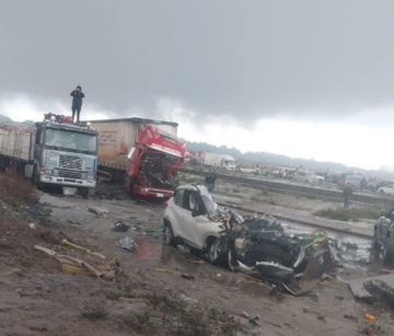 Bomberos reportan al menos 12 fallecidos tras accidente de avión en El Alto