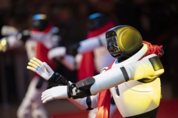 Kung-fu, piruetas… y una ventana al futuro: China innova con sus robots humanoides