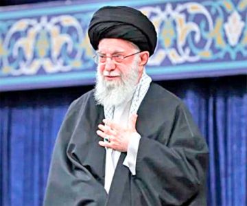 Irán confirma muerte del ayatolá