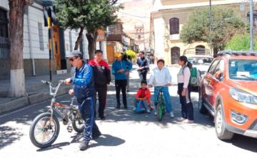 Destacan actividad familiar y menor contaminación en el Día del Peatón