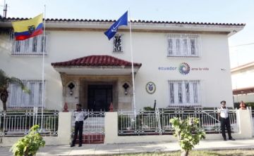 Ecuador expulsa al personal diplomático de Cuba y retira a su embajador en La Habana