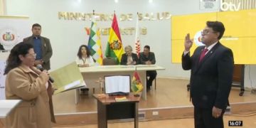 Ministra de Salud posesiona a Pedro Luis Flores como nuevo Director de la ASUSS