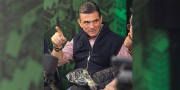 Rodrigo Paz llega a Chile para asistir a la posesión presidencial de José Antonio Kast