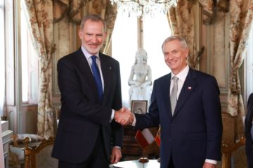 El rey de España ya está en Chile y mañana llegará a Bolivia