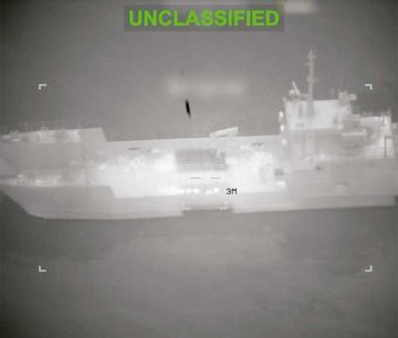 Barcos minadores iraníes son destruidos en Ormuz