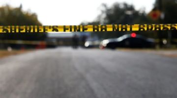 Hombre fallece tras impactar un vehículo en una sinagoga de Estados Unidos
