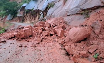 Suspenden circulación vehicular en el tramo El Salto – Monteagudo por derrumbe