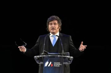 Milei afirma en Madrid que gracias a Donald Trump el socialismo «se está haciendo pedazos»