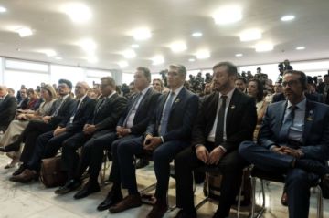 RODRIGO PAZ EN BRASIL