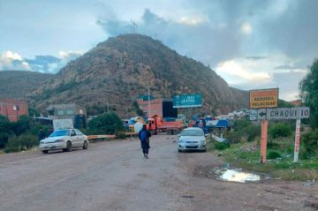 Comienza sexto día de bloqueo de la ruta Potosí-Sucre a la altura cruce Chaquí