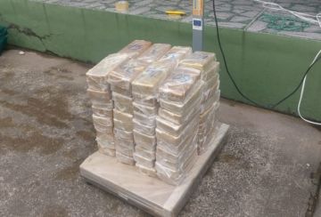Cochabamba: FELCN decomisan más de 82 kilos de substancias camuflados en un camión