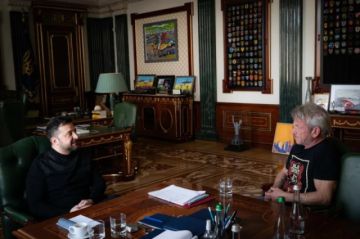 El actor Sean Penn visita el frente en Ucrania con el exjefe de Zelenski