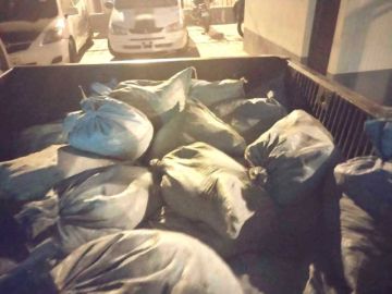 Esta son las sacos de mineral incautadoas en Agua Dulce.