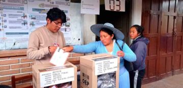 La votación en un recinto de una de las zonas alejadas del centro.
