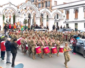 Potosí homenajea al Día del Mar con desfiles y civismo