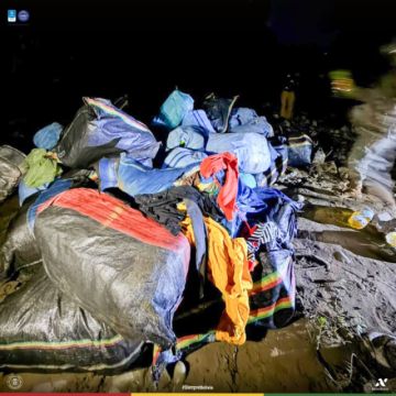 Aduana Nacional incinera 150 fardos de ropa usada en Tarija
