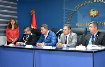 Caso barcazas chinas: Gobierno iniciará acciones legales contra empresas transportadoras 