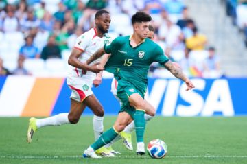 La Verde se emociona al entonar el Himno Nacional ante Surinam