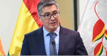 Gobierno paga récord de deuda externa y defiende uso de Reservas